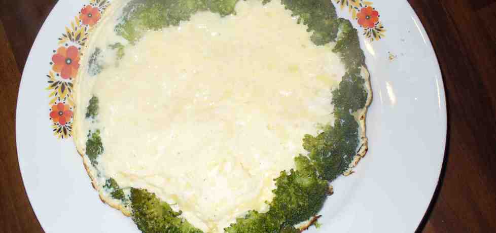 Serowy omlet z brokułami (autor: irenam)