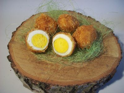Wielkanocne jajka w serowej skorupce