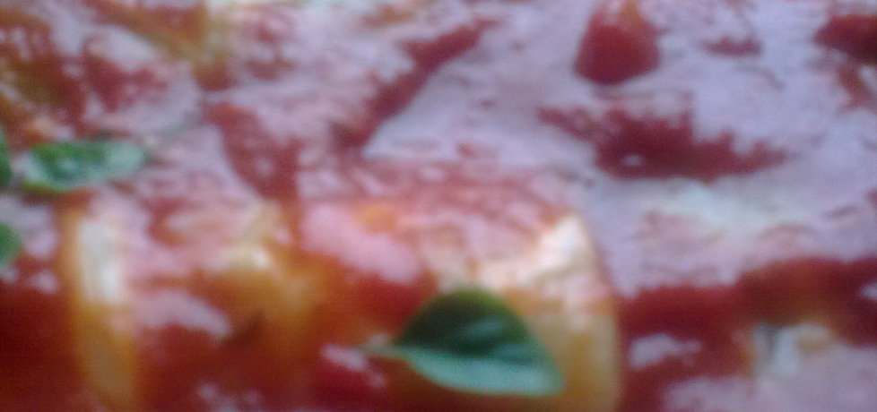 Gołąbki ze szpinakiem i gorgonzolą w pikantnym sosie pomidorowym