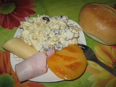 Sałatka z jajkami i serem