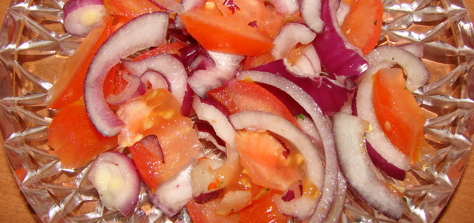Salatka z pomidorem i cebulką (autor: monika193)