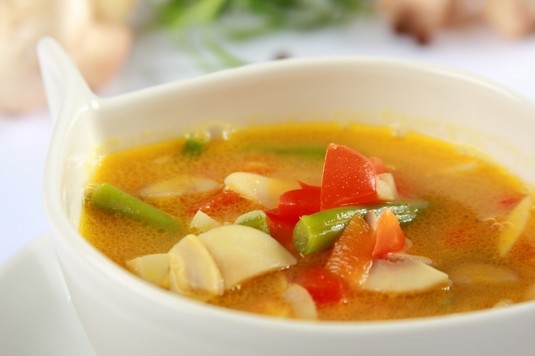 Zupa z fasolki szparagowej i pieczarek
