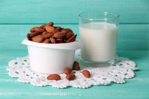 Mleko migdałowe  prosty przepis i składniki