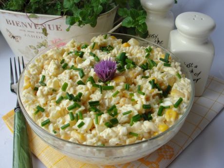 Przepis  sałatka z ryżu jajek i kukurydzy przepis
