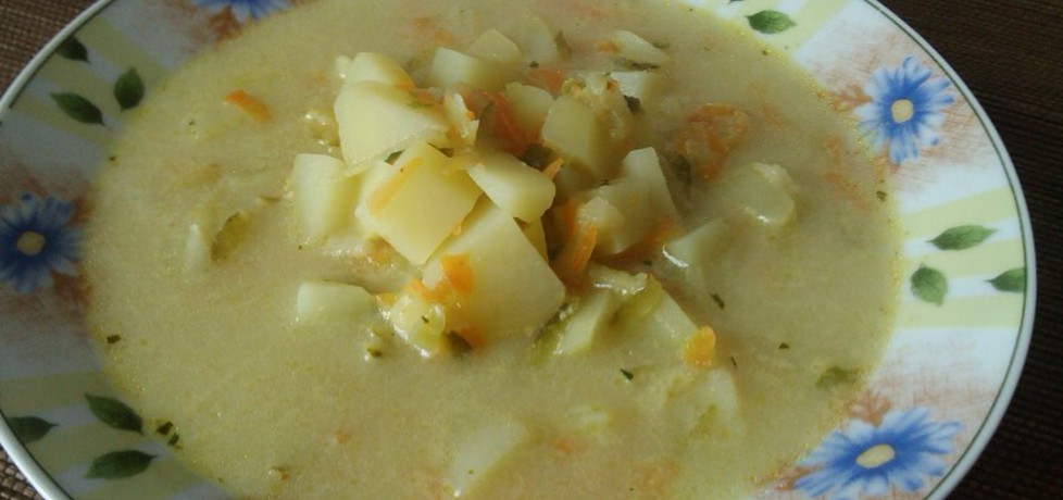 Zupa ogórkowa z ziemniakami i serkiem (autor: konczi ...