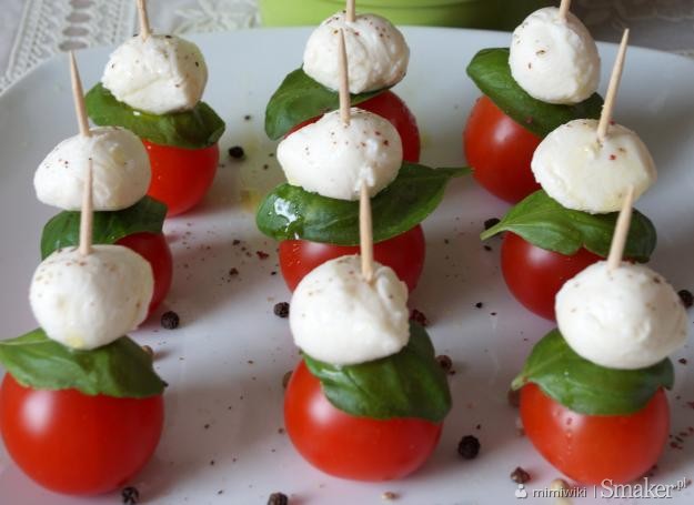 Koreczki caprese