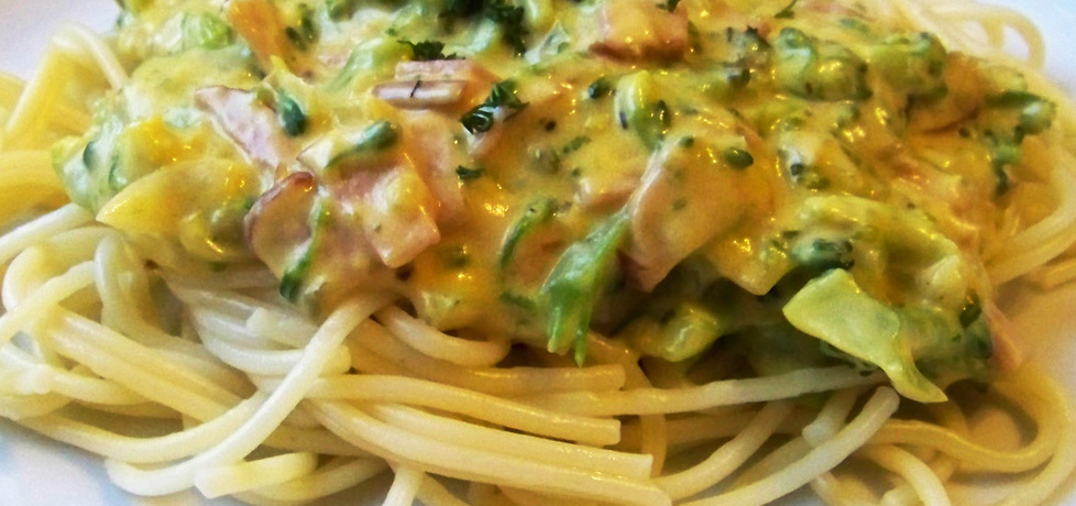 Spaghetti serowa carbonara z szynką i brokułami (autor: renia1 ...