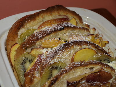 Pudding chlebowy z białym serem i owocami
