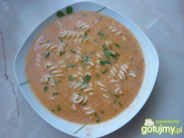 Przepis  szybka zupa pomidorowa ze śmietaną przepis