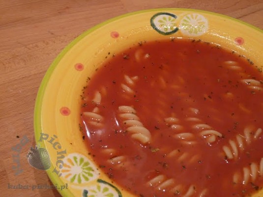 Lekka zupa pomidorowa