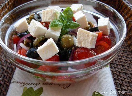 Sałatka oliwkowa z pomidorami i serem feta