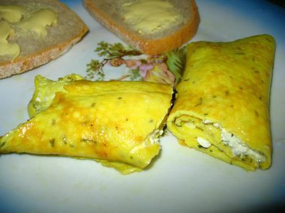 Śniadaniowy omlet z nadzieniem