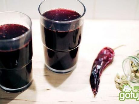 Przepis  grzane wino z kardamonem i chilli przepis