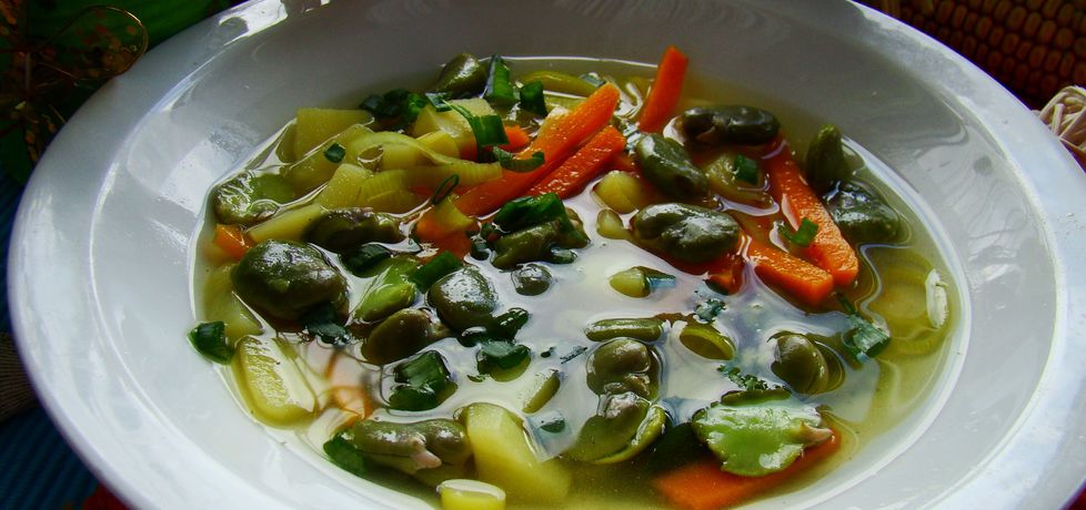 Młoda zupa z bobem (autor: iwa643)