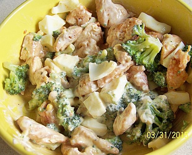 Przepis  sałatka brokułowa z kurczakiem przepis