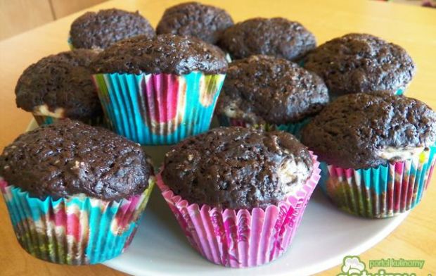 Przepis  muffinki czekoladowe z serkiem przepis