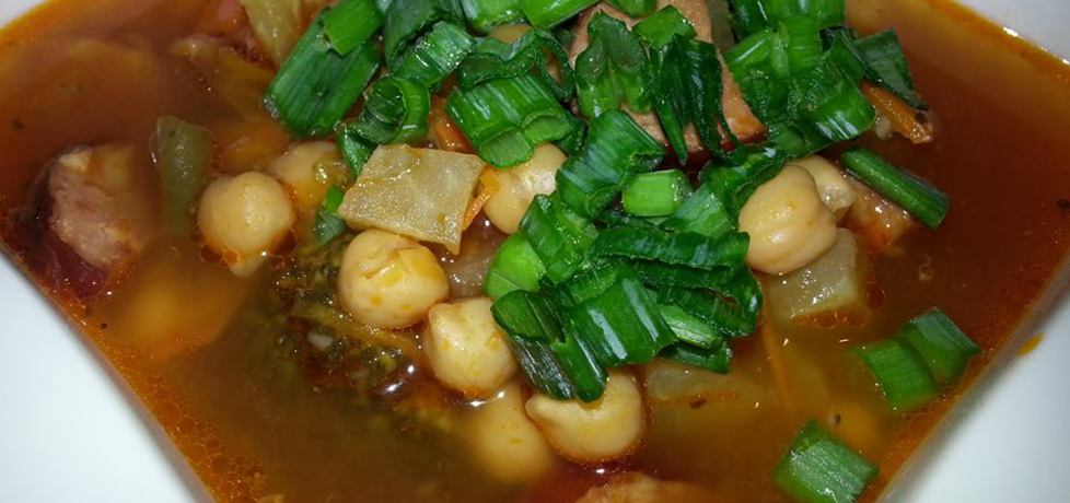 Pikantna zupa z ciecierzycą i kiełbasą. (autor: kasiaaaaa ...