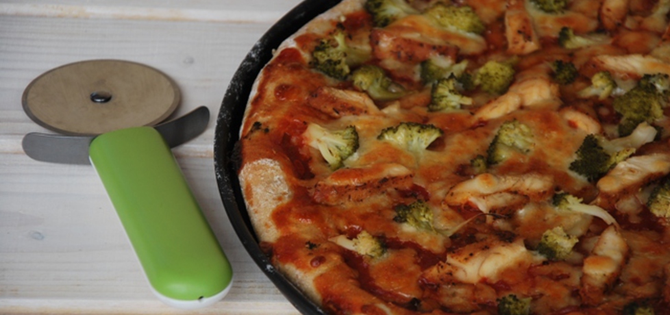 Pełnoziarnista pizza z brokułami (autor: jolanta40)