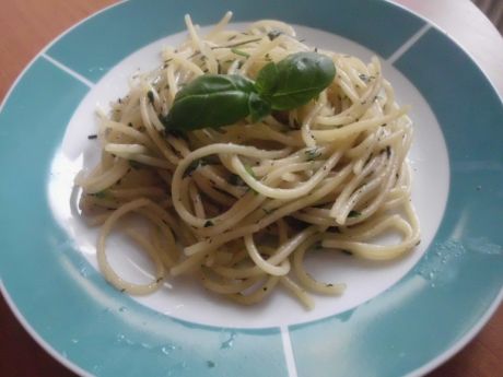 Przepis  makaron spaghetti z ziołami przepis