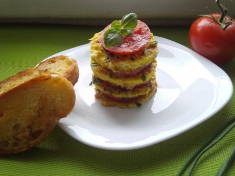Przepis  torcik omletowy z grzankami przepis