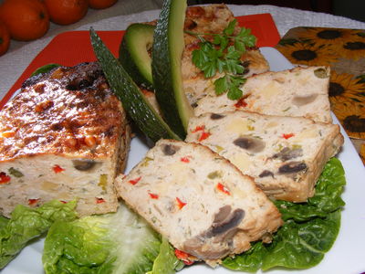 Pieczeń drobiowa z warzywami i serem