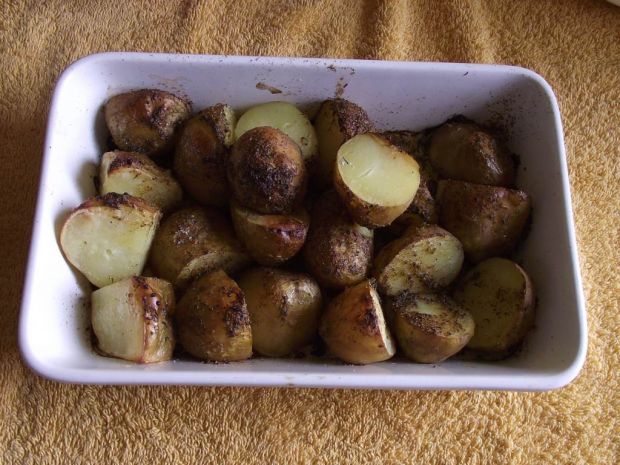 Przepis  pieczone młode ziemniaki przepis