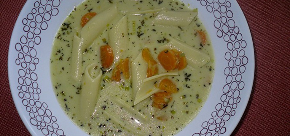Makaronowa zupa z młodymi warzywami (autor: mysiunia ...