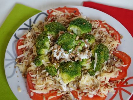 Przepis  sałatka z brokułami i pomidorami przepis