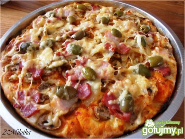Przepis  pizza z zielonymi oliwkami przepis