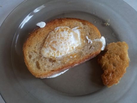 Przepis  jajko w dziurce  proste śniadanie przepis