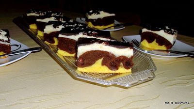 Ciasto fale dunaju z czereśniami z likieru