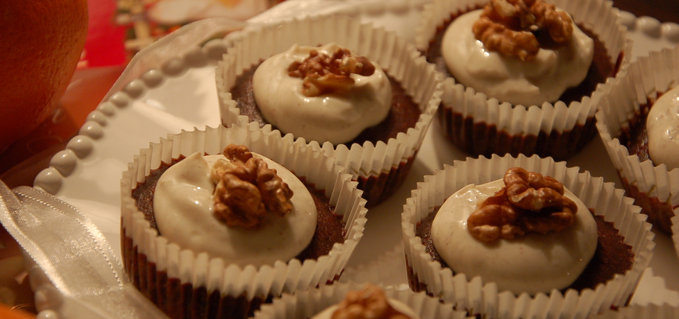 Muffinki czekoladowe z kardamonowym kremem (autor: renata22 ...