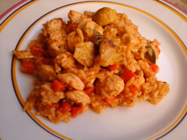 Kurczak z ryżem i warzywami (kurczak)
