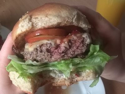 Soczyste siekane burgery wołowe