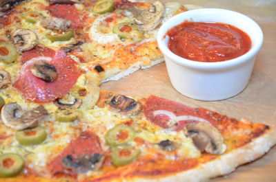 Błyskawiczny sos pomidorowy do pizzy