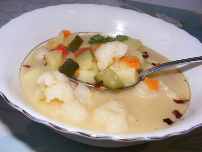 Zupa jarzynowa z kremem z topinambura