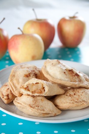 Pierożki pieczone z jabłkiem  prosty przepis i składniki