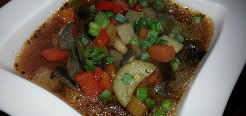 Warzywna zupa z bakłażanem. (autor: kasiaaaaa)