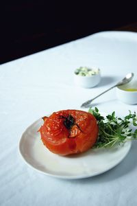 Pomidor z mozzarellą i szałwią