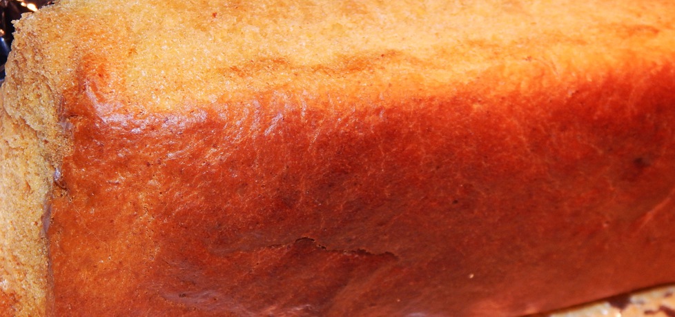 Chlebek drożdżowy z sokiem marchewkowym