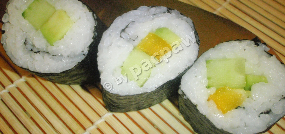Sushi – maki bezrybne z ogórkiem, papryką i awokado (autor ...