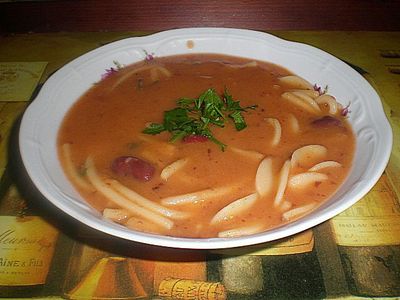 Pożywna zupa z czerwonej fasoli