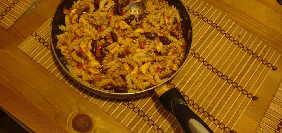 Makaron z kurczakiem w sosie chili (autor: ania67)