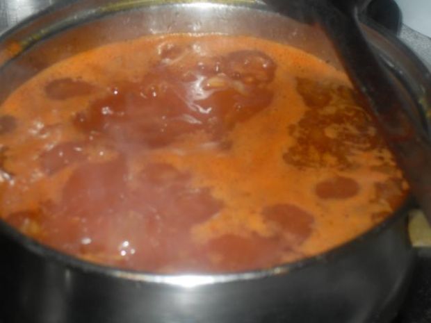 Przepisy kulinarne: pierogowy sos pomidorowy :gotujmy.pl
