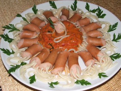 Włochate parówki z sosem pomidorowym