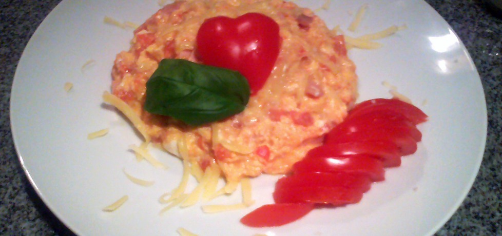 Jajecznica z pomidorami szynką i serem (autor: niki22 ...