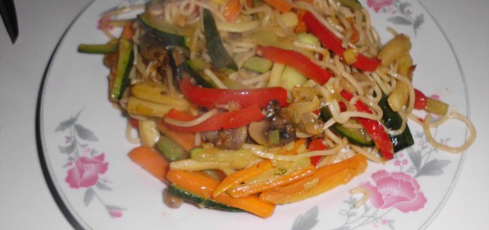 Chow mein z warzywami (autor: magdus83)