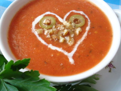 Walentynkowa kremowa zupa pomidorowa z białym winem ...