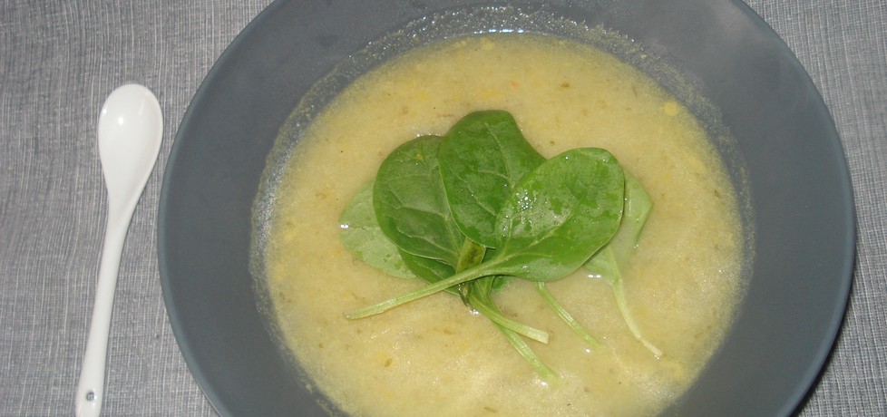 Zupa krem z selera naciowego i zółtej papryki