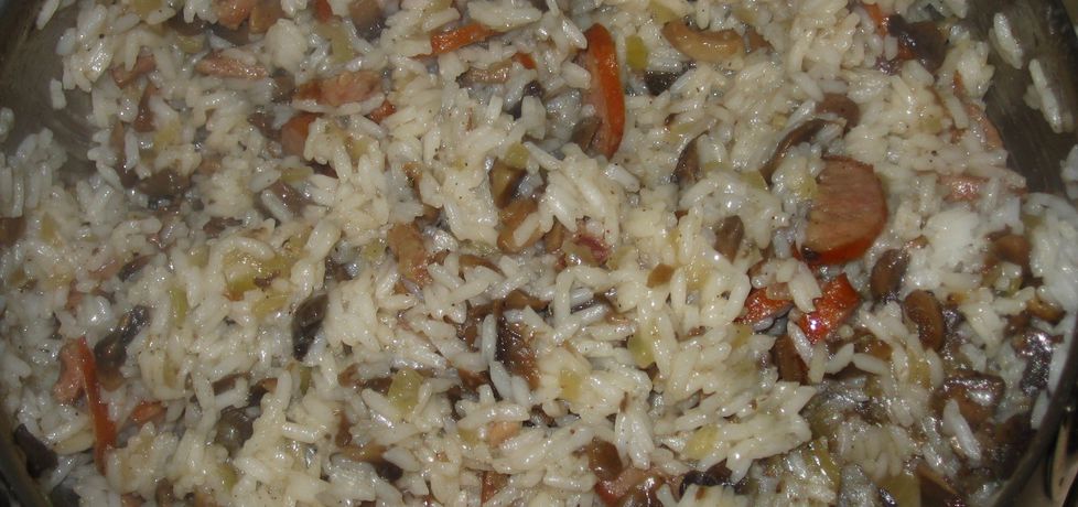 Ryż z kiełbasą i pieczarkami (autor: agunesu)